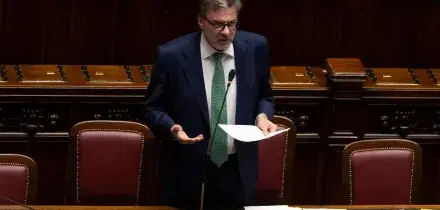Giorgetti: &laquo;Priorit&agrave; al taglio tasse. E l&rsquo;Istat rafforzi le sue rilevazioni&raquo;