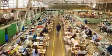L&rsquo;Ue minaccia i diritti dei lavoratori I sindacati insorgono, tranne i nostri