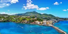Mare cristallino, terme e dolce vita. Ischia &egrave; un sogno anche a fine estate