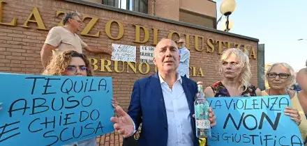 Torino, ancora libero il bengalese pedofilo: tenta la carta &laquo;corsi di recupero&raquo;
