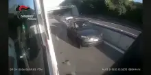Ruba una Land Rover e fugge sulla E45: arrestato minorenne
