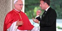 Papa Leone arriva a Parigi e scomunica la Francia di Macron