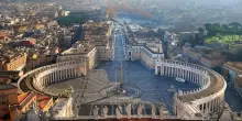 I dipendenti del Papa bussano a soldi