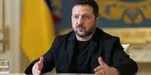 L&rsquo;Ucraina proroga la legge marziale. E Zelensky annuncia un trilaterale con Usa e Russia a novembre