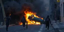 Francia nel caos, a Parigi di nuovo guerriglia