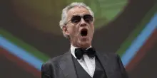 Gli islamici volevano impedire a Bocelli di cantare in Indonesia