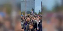 Serbia, migliaia di studenti in marcia su Belgrado prima del voto