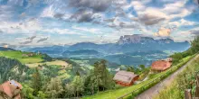 L&rsquo;autunno di-vino sul Renon: foliage vista Dolomiti e brindisi alla natura
