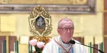 Caro Parolin, lei non si pu&ograve; &laquo;sostituire&raquo; al Santo Padre
