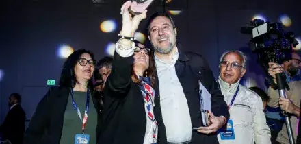 Lega, Salvini confermato segretario per la quarta volta: 465 voti contro 146