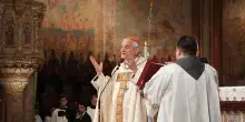 Mattarella e Zuppi sequestrano San Francesco