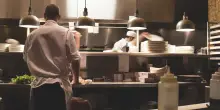 Quanto guadagna un cuoco? Gli stipendi di chi lavora in cucina