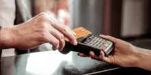 Perch&eacute; prestare la carta di credito &egrave; un errore che pu&ograve; costarti caro
