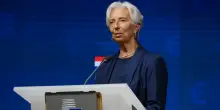 BCE, Lagarde nell'occhio del ciclone per stipendio extra di 140.000 euro. La rabbia, &ldquo;Noi comuni mortali non possiamo&rdquo;