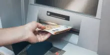 Un bancomat ha multato un cliente per aver inserito il PIN sbagliato