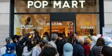 Labubu, arriva il film. Cos&igrave; Pop Mart tenta di salvare un trend (in calo) da $40 miliardi