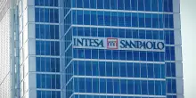 Le azioni Intesa Sanpaolo sorprendono ancora a Piazza Affari. Gli analisti vedono oltre il 30% di rialzo