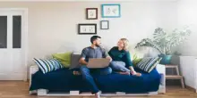 Chi sono gli obosessuali? Il nuovo trend per risparmiare soldi