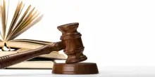Licenziato per un danno da &euro;280, poi si toglie la vita. Anni dopo il giudice gli d&agrave; ragione