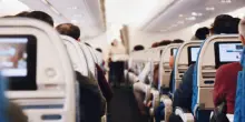 Una donna ha fatto causa a una compagnia aerea dopo essere diventata virale sui social
