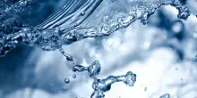 Uno scienziato premio Nobel ha creato una macchina capace di estrarre 1.000 litri d'acqua al giorno dall'aria secca