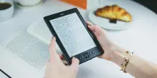 Se hai uno di questi Kindle da domani potrebbe non funzionare pi&ugrave; (per colpa di Amazon)