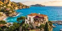 Le isole pi&ugrave; care d'Italia nel 2026. Ecco dove costa di pi&ugrave; (e di meno) comprare casa