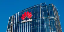 Huawei aggira le sanzioni USA e rivoluziona la produzione di chip. I titoli cinesi schizzano