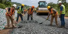 Asfalto addio. 684.000 bottiglie di plastica diventano 1 chilometro di strada