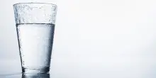 Nuove regole per acqua potabile in bar e ristoranti dopo la sentenza della Cassazione