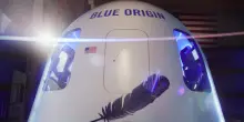 Bezos sorpassa Musk nella corsa alla Luna. La NASA sceglie Blue Origin