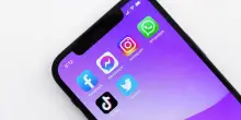 Lavoro in nero e social network, la trappola che inchioda al mantenimento