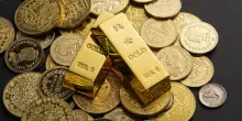 Oro ai minimi con tassi Bce al rialzo. Ma target JPMorgan e BofA a $5.000-$6.000