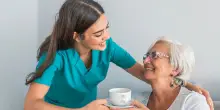 Colf e badanti, come potrebbe funzionare il nuovo albo proposto dall'Inps