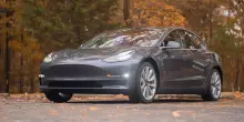 Tesla testa i robotaxi senza volante. A che punto &egrave; il progetto di Musk