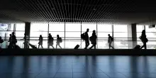 La storia di come i duty free hanno cambiato per sempre gli aeroporti (e i loro profitti)