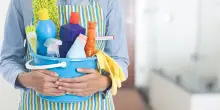 Ferie colf e badanti, i diritti dei lavoratori domestici. Stipendio e quanti giorni spettano