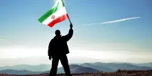 L'Iran riesce a far passare 12 milioni di barili di petrolio eludendo il nuovo blocco petrolifero USA
