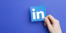 Da rete professionale a trappola commerciale. Perch&eacute; LinkedIn sta uccidendo la fiducia?