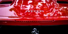 Azioni Ferrari, come cambiano le previsioni con le vendite della Luce oltre le attese