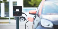 Auto elettrica sotto il sole, il caldo pu&ograve; far salire i consumi fino al 29%