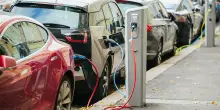 Batterie elettriche, il boom del litio scatena le proteste. In Sudafrica gli agricoltori si ribellano