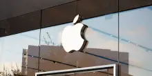 Azioni Apple bocciate. Debutto iPhone All-Glass cancellato e prezzi iPhone pieghevole pi&ugrave; alti?