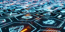 I prezzi di queste criptovalute sono in discesa. Su quali conviene puntare ora, secondo l'esperto?