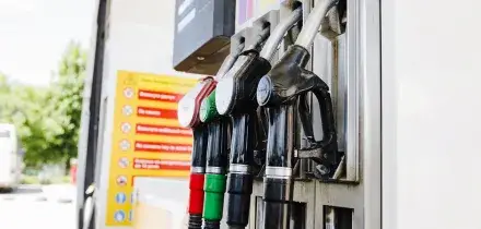 Prorogato taglio accise carburanti, in arrivo il bonus benzina per redditi bassi