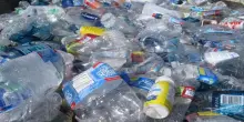 Il paradosso della raccolta differenziata. Raccogliamo pi&ugrave; plastica, ma non possiamo riciclarla
