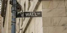 Wall Street si mette sulla difensiva. Ed Yardeni taglia il target dell'S&P 500 a 7.900 punti