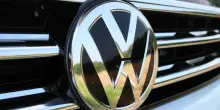 I titoli della settimana. Azioni Volkswagen gi&ugrave; di un altro 13%, il rally di Arm si sgonfia, oggi si chiude l'Opas Poste-Tim