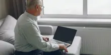 Record di occupati, ma a lavorare sono sempre pi&ugrave; gli over 50. Sono il 42,8% del totale