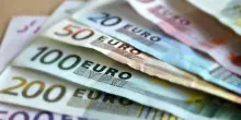 Patrimoniale per i super ricchi e meno tasse per tutti gli altri, la proposta di AVS